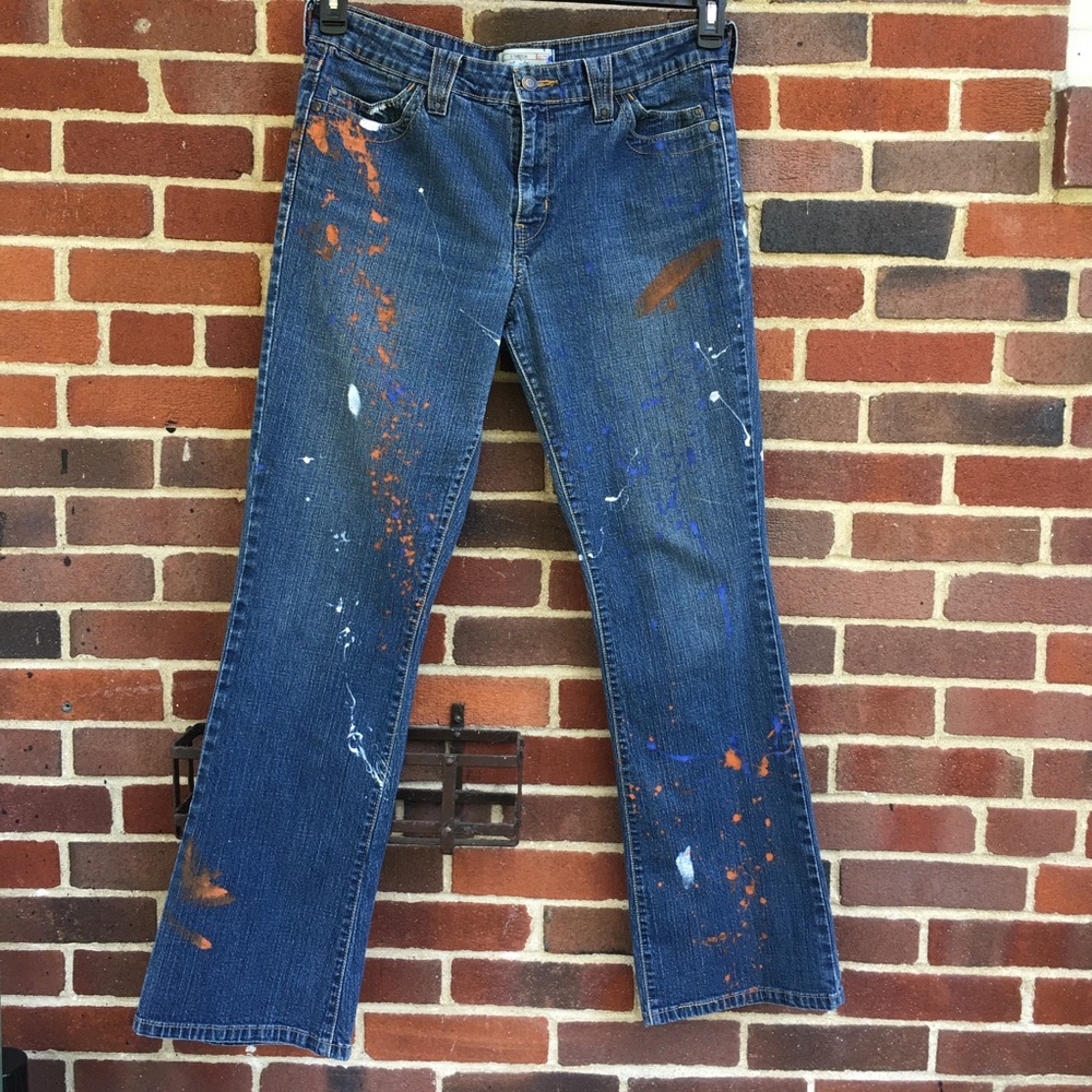 Levi’s Jean Strauss Flare leg Distressed size 12